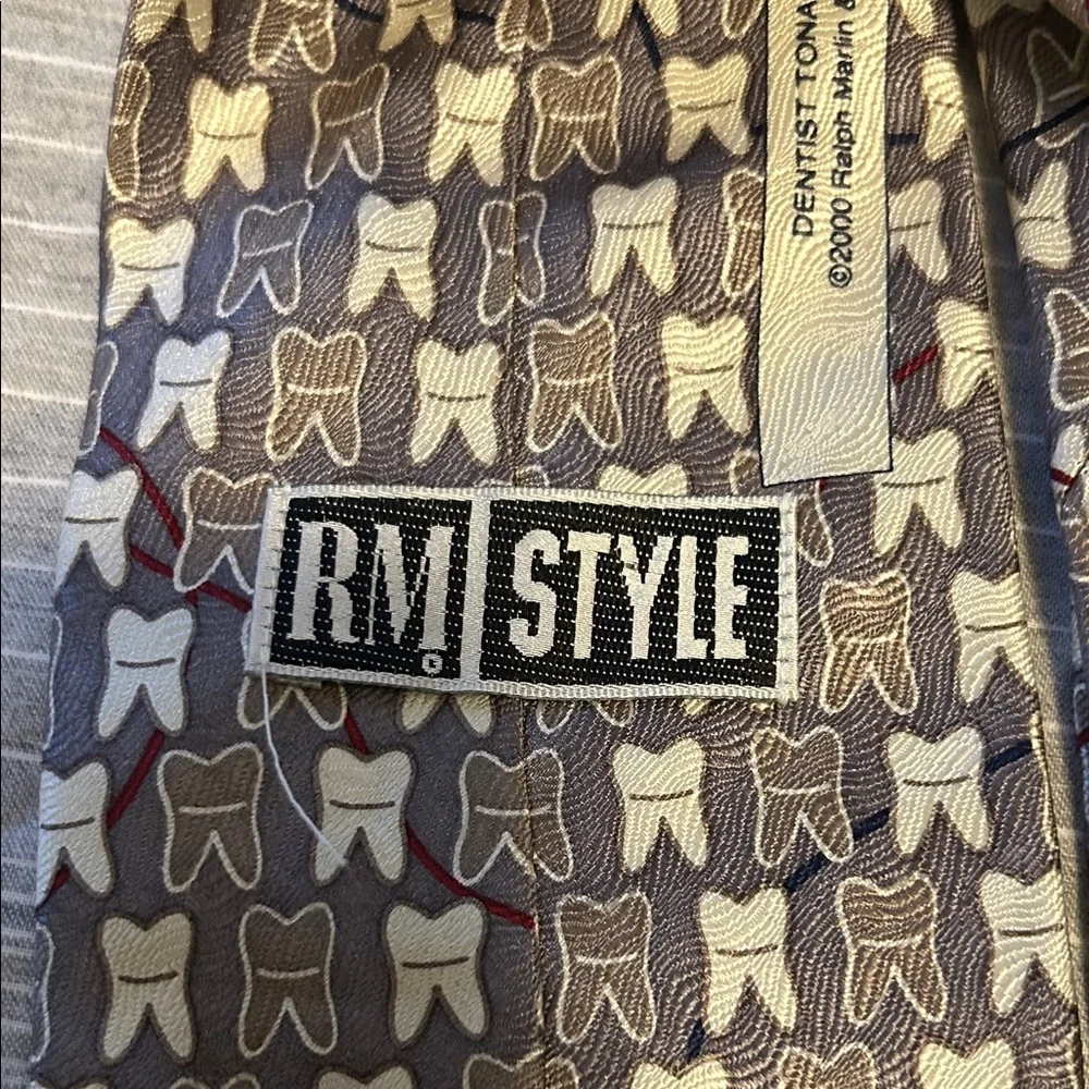 Ralph Marlin Abstract Dentist Tonal 2000 Dental Pattern Tie in greige and Cream